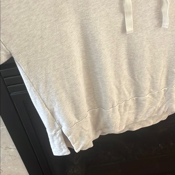Lou & Gray Cream short sleeve Sweatshirt - Picture 3 of 6